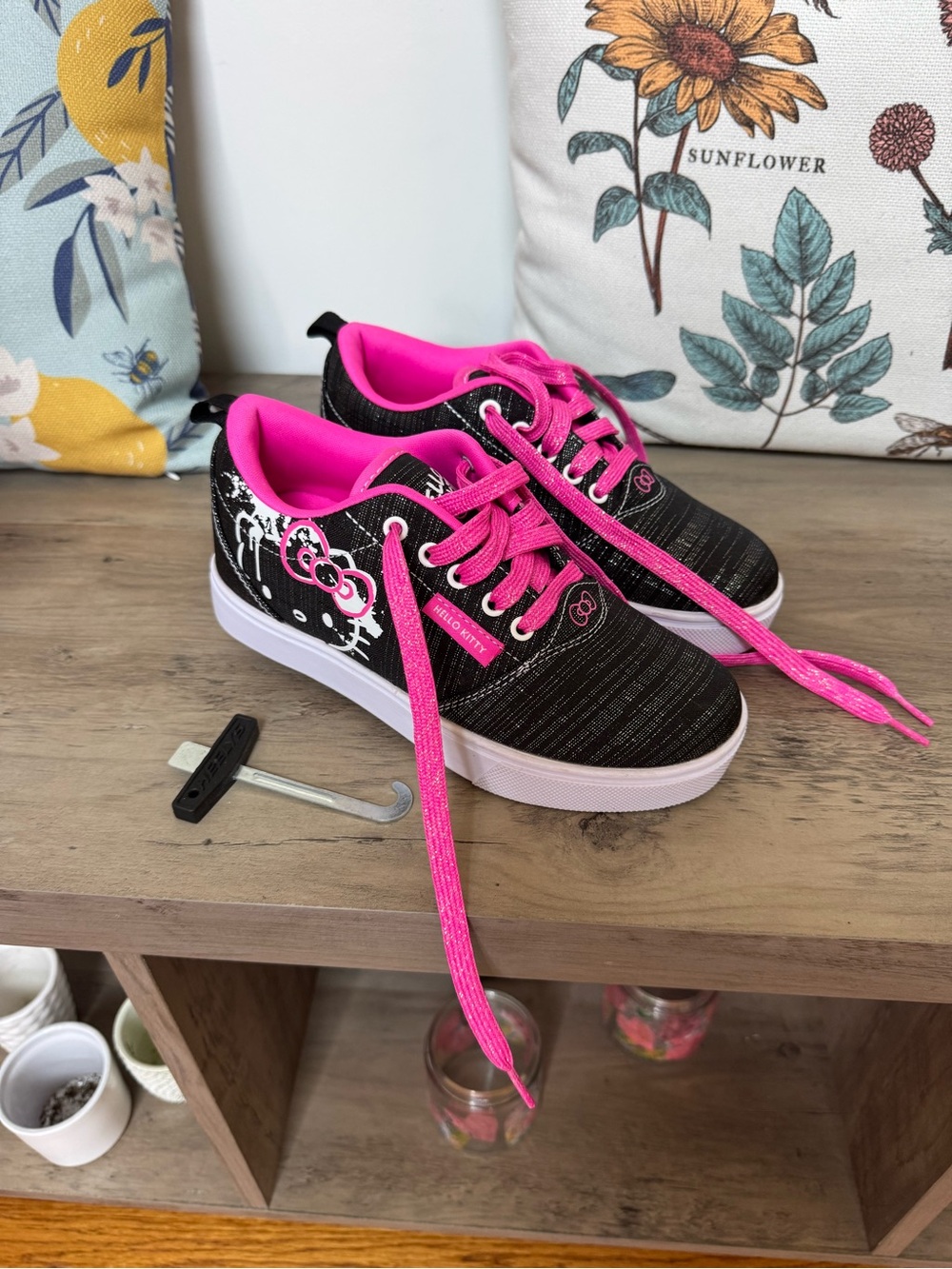 Heelys x Hello Kitty Pro 20